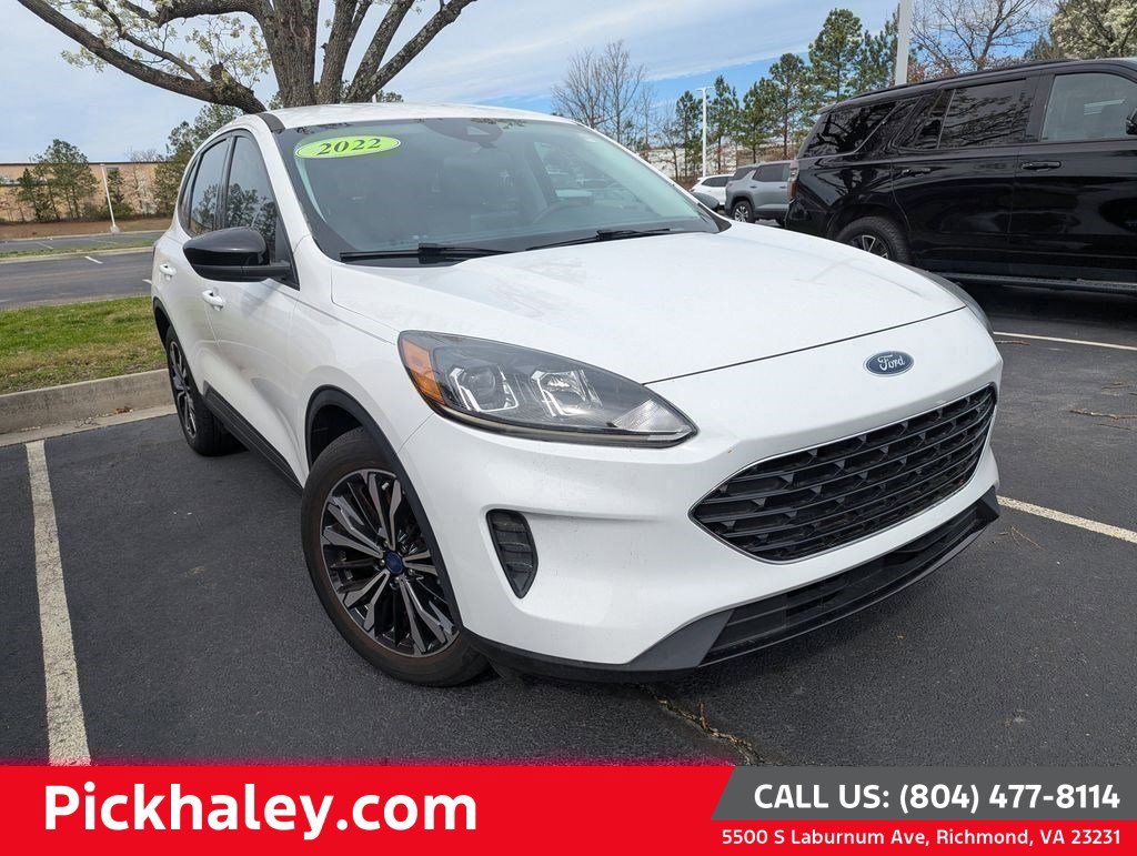 Used 2022 Ford Escape SE w/ SE Sport Appearance Package image 1