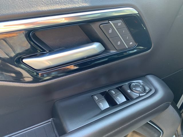 Used 2025 Chevrolet Tahoe LT AWD/4WD image 18