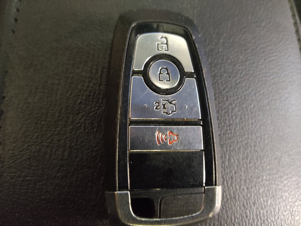 Used 2018 Ford Fusion SE w/ Equipment Group 201A FWD image 32