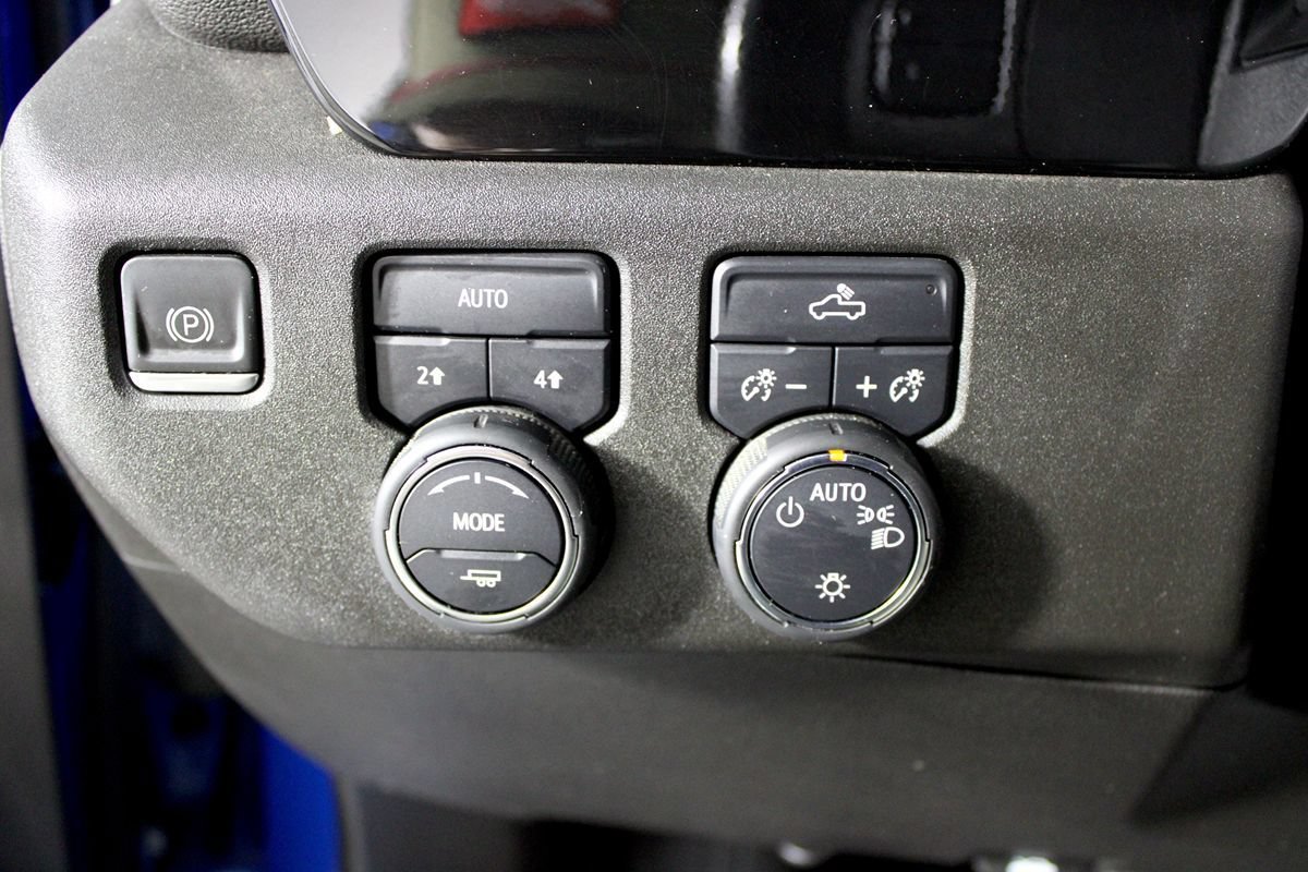 Used 2022 Chevrolet Silverado 1500 LT AWD/4WD image 9