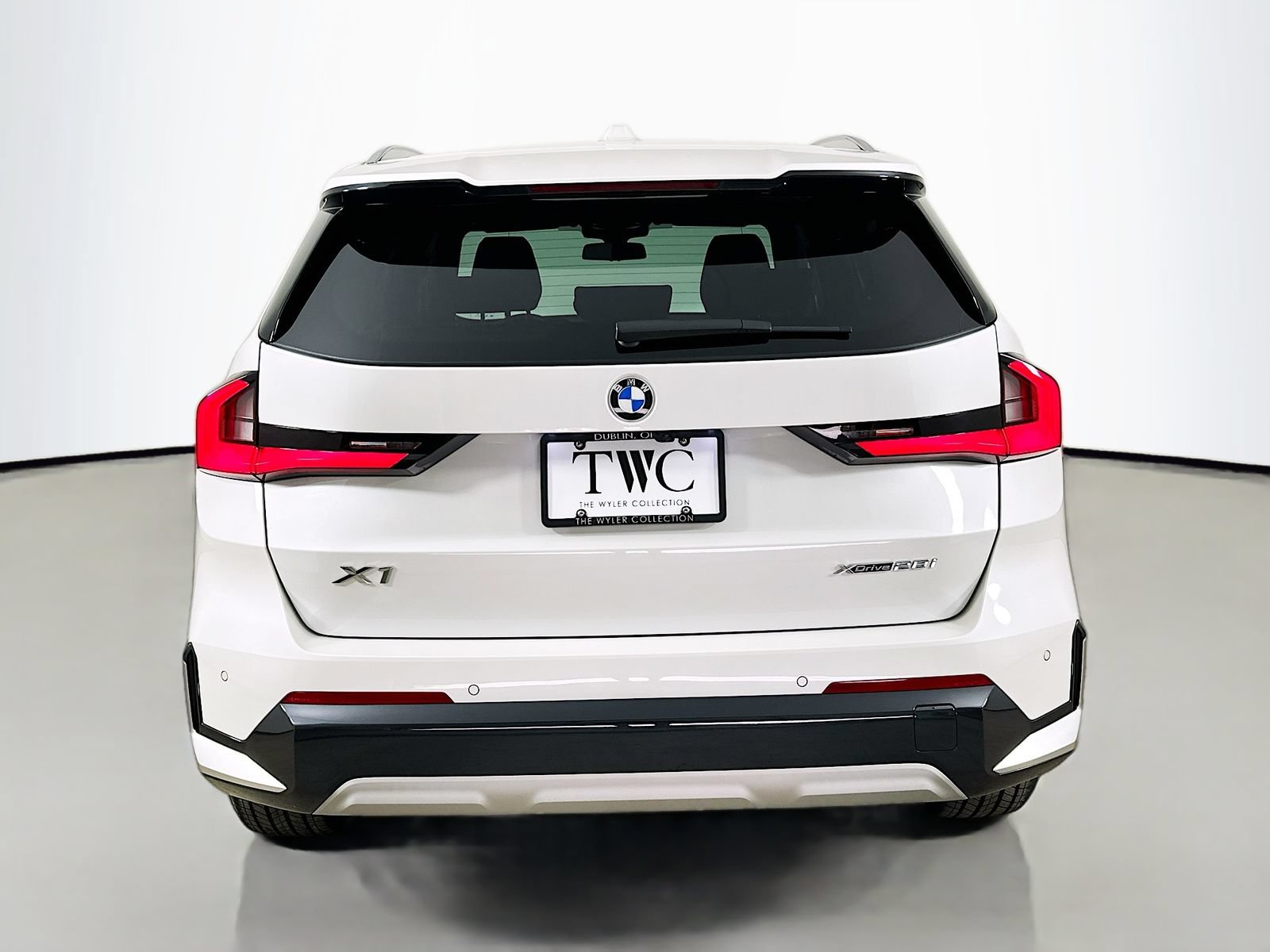 Used 2025 BMW X1 xDrive28i w/ Premium Package AWD/4WD image 6