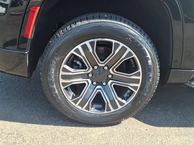 Certified 2024 Jeep Wagoneer Series II AWD/4WD image 10