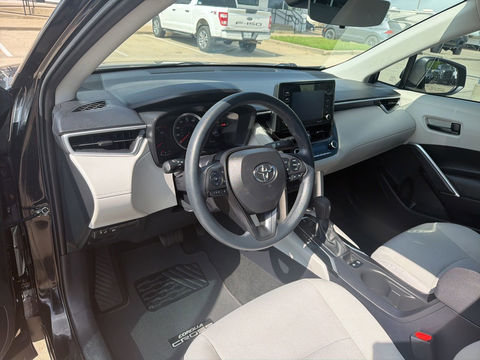 Used 2022 Toyota Corolla Cross L FWD image 10