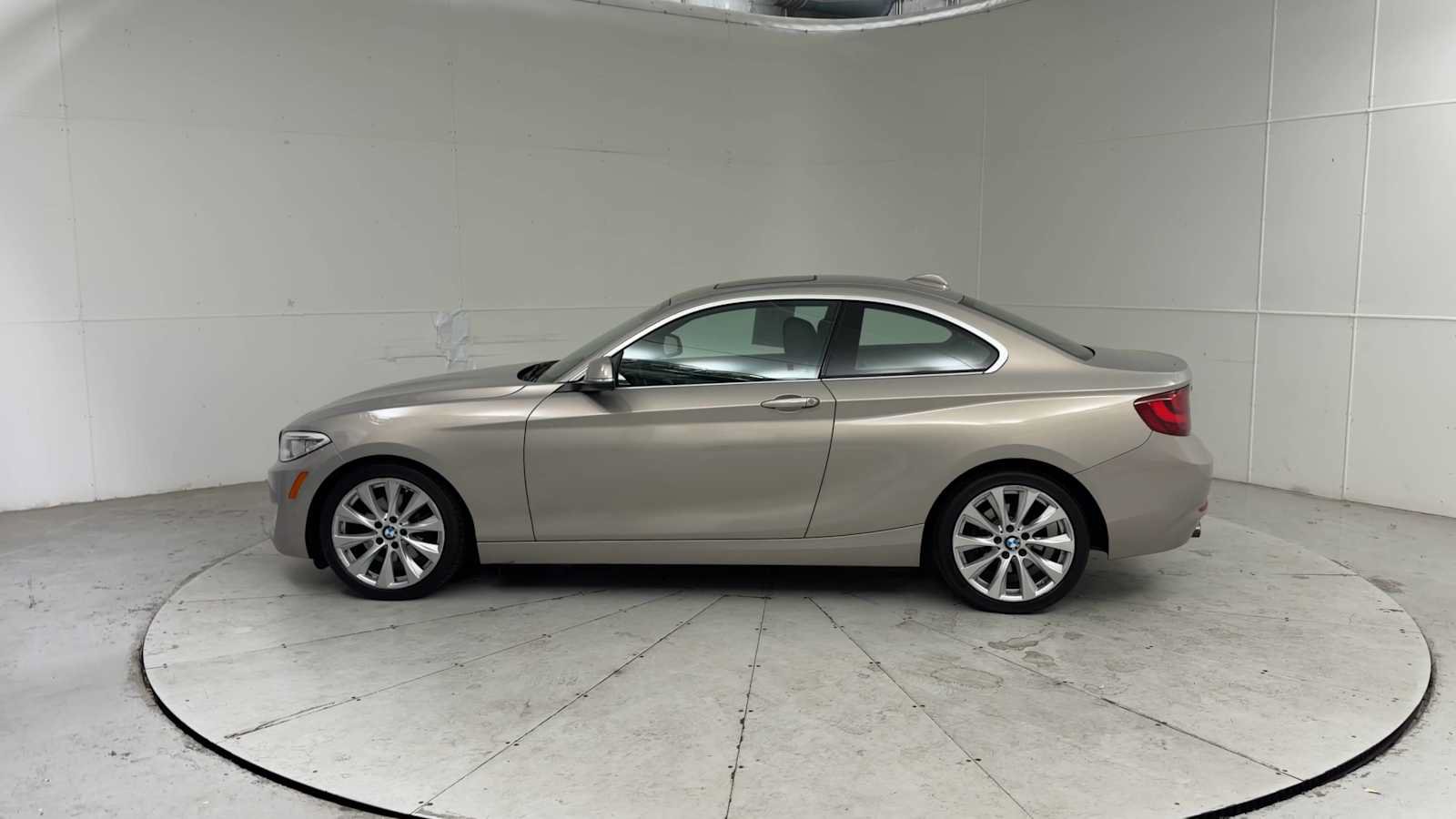 Used 2016 BMW 228i xDrive Coupe AWD/4WD image 5
