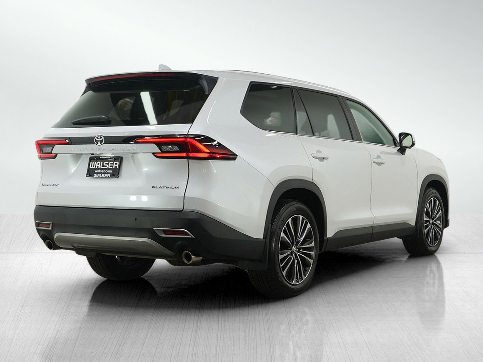 Used 2025 Toyota Grand Highlander AWD Hybrid image 5