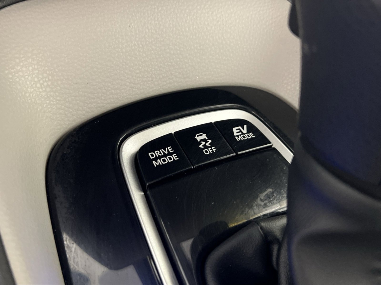 Used 2026 Toyota Corolla LE FWD image 34