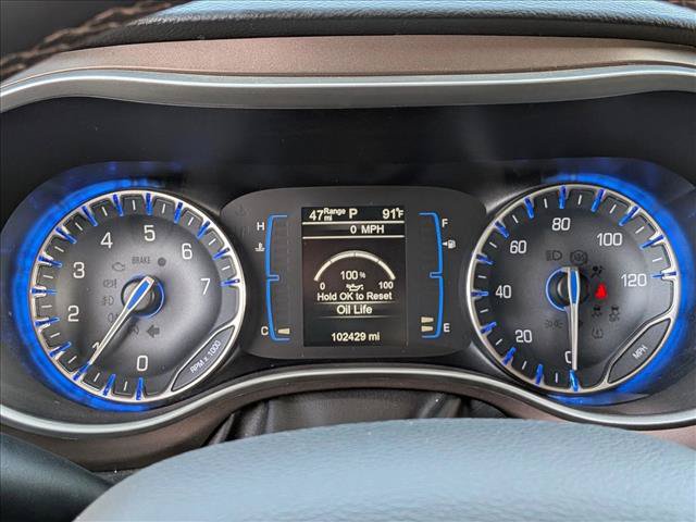 Used 2017 Chrysler Pacifica Touring-L FWD image 15