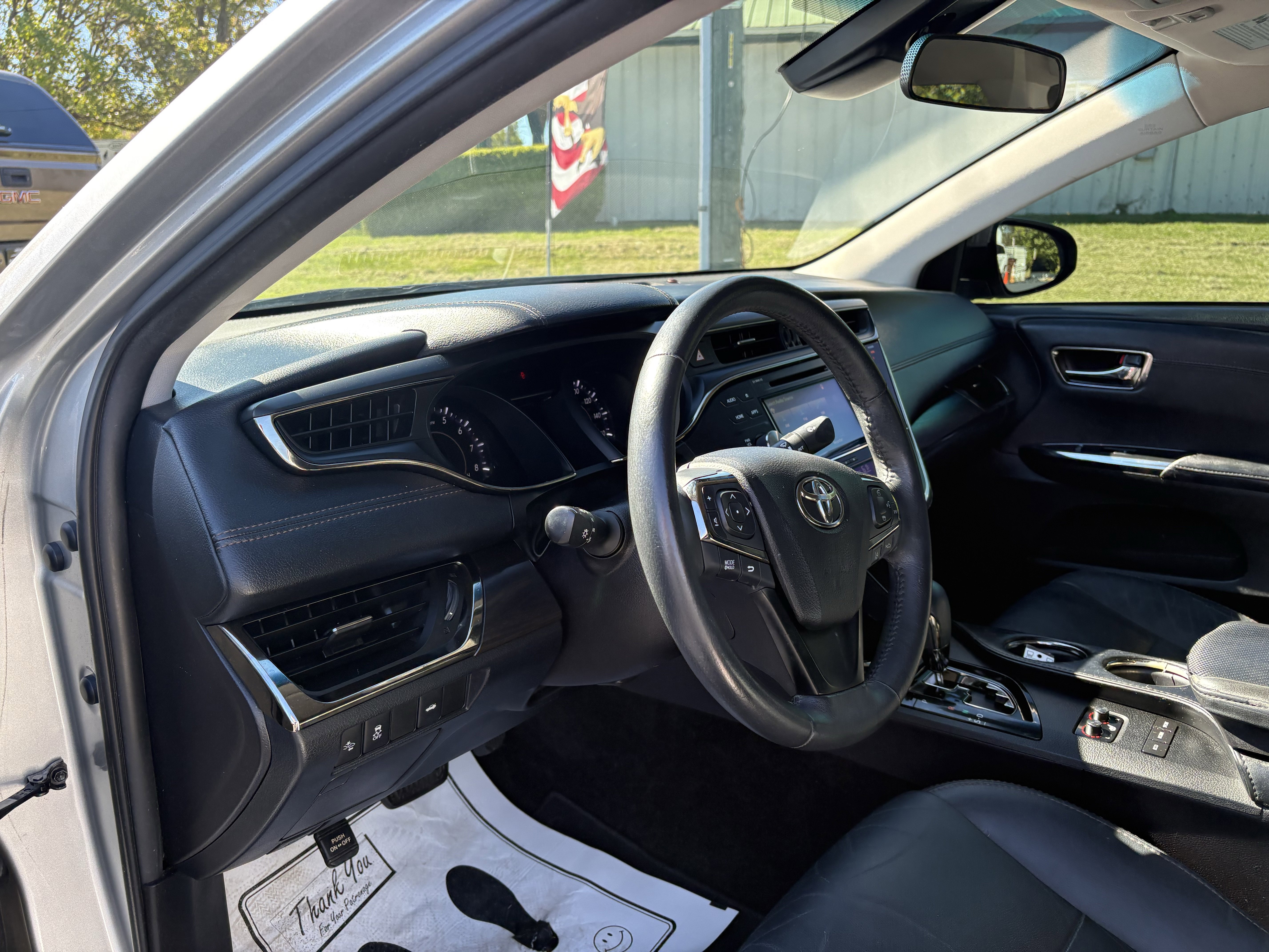 Used 2017 Toyota Avalon XLE image 13