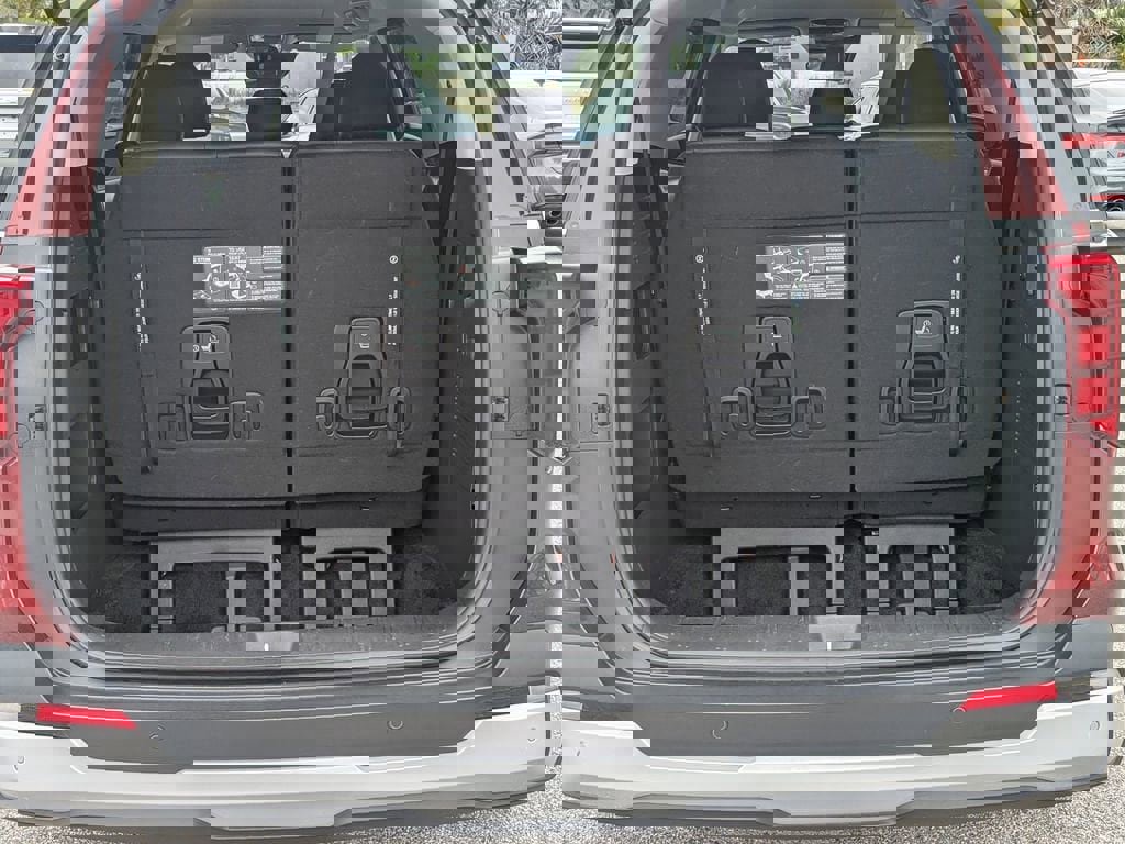 Certified 2025 Kia Carnival image 8