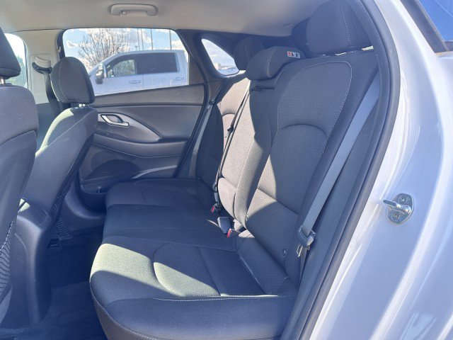 Used 2018 Hyundai Elantra GT FWD image 13
