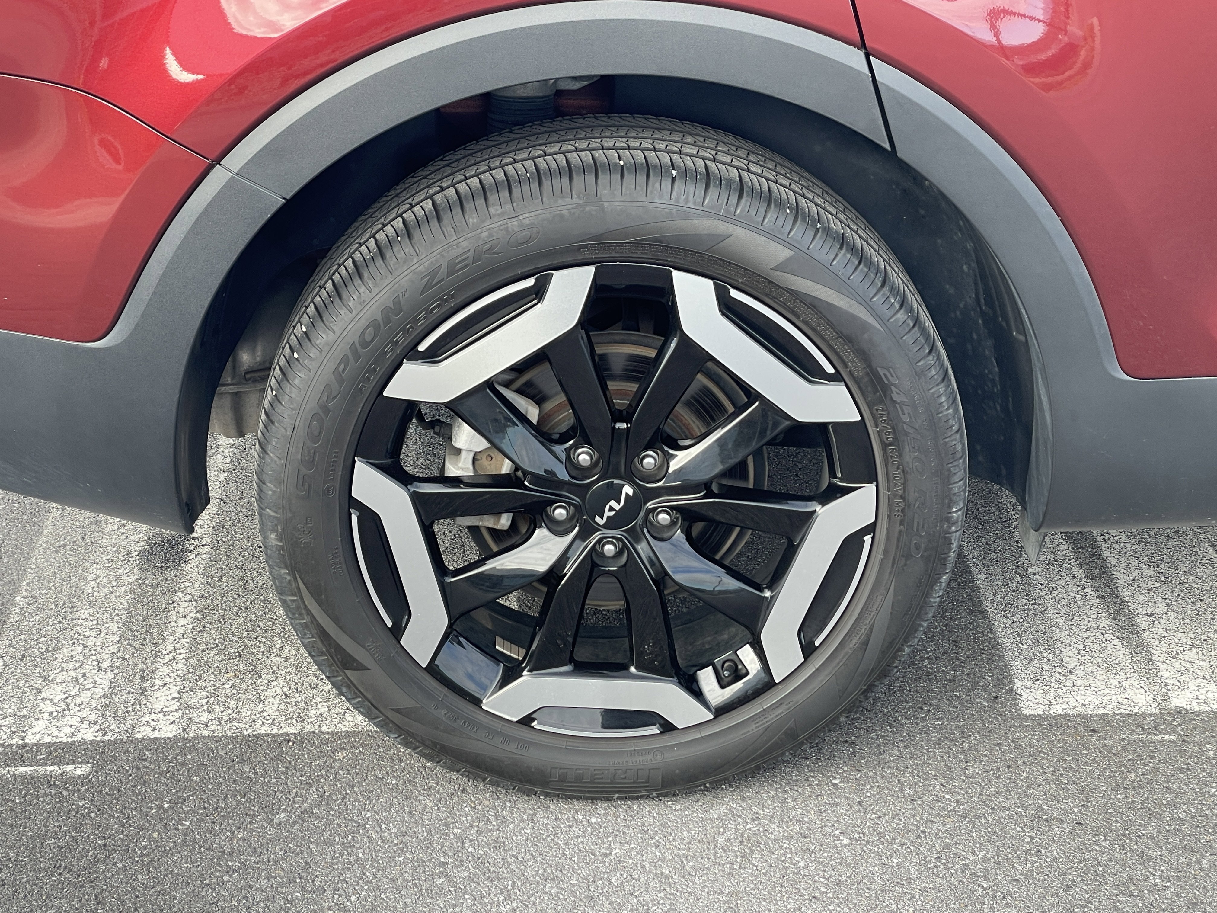 Used 2023 Kia Telluride EX w/ EX Captain's Chair Package image 11