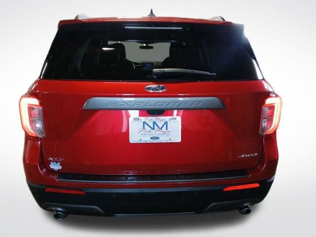 Used 2023 Ford Explorer XLT w/ Equipment Group 202A image 9