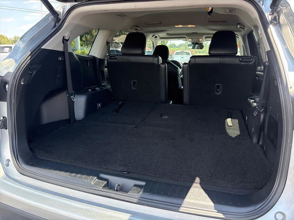 Used 2023 Toyota Highlander XLE FWD image 28