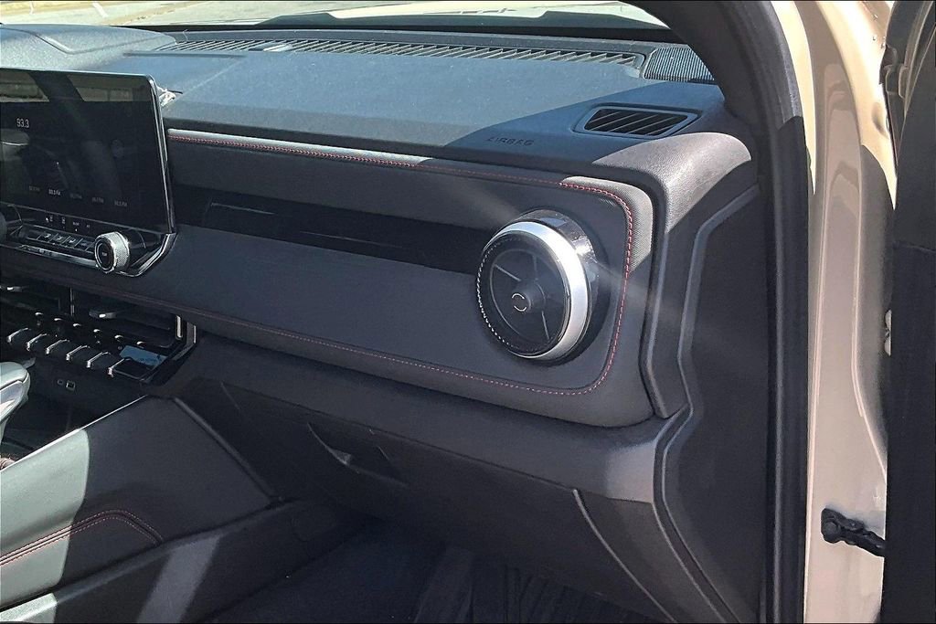 Used 2023 Chevrolet Colorado Z71 image 14