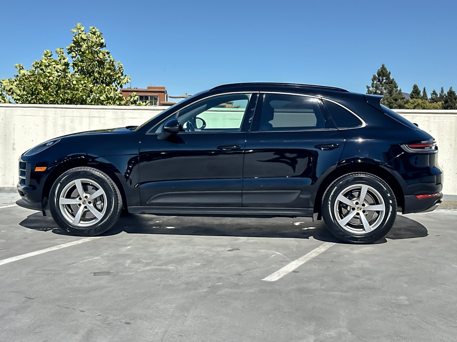 Certified 2020 Porsche Macan AWD/4WD image 3