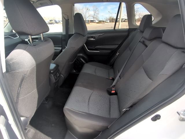 Used 2025 Toyota RAV4 XLE AWD/4WD image 27