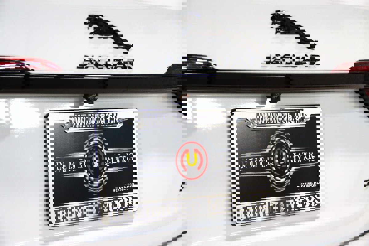 Used 2021 Jaguar XF R-Dynamic SE image 11