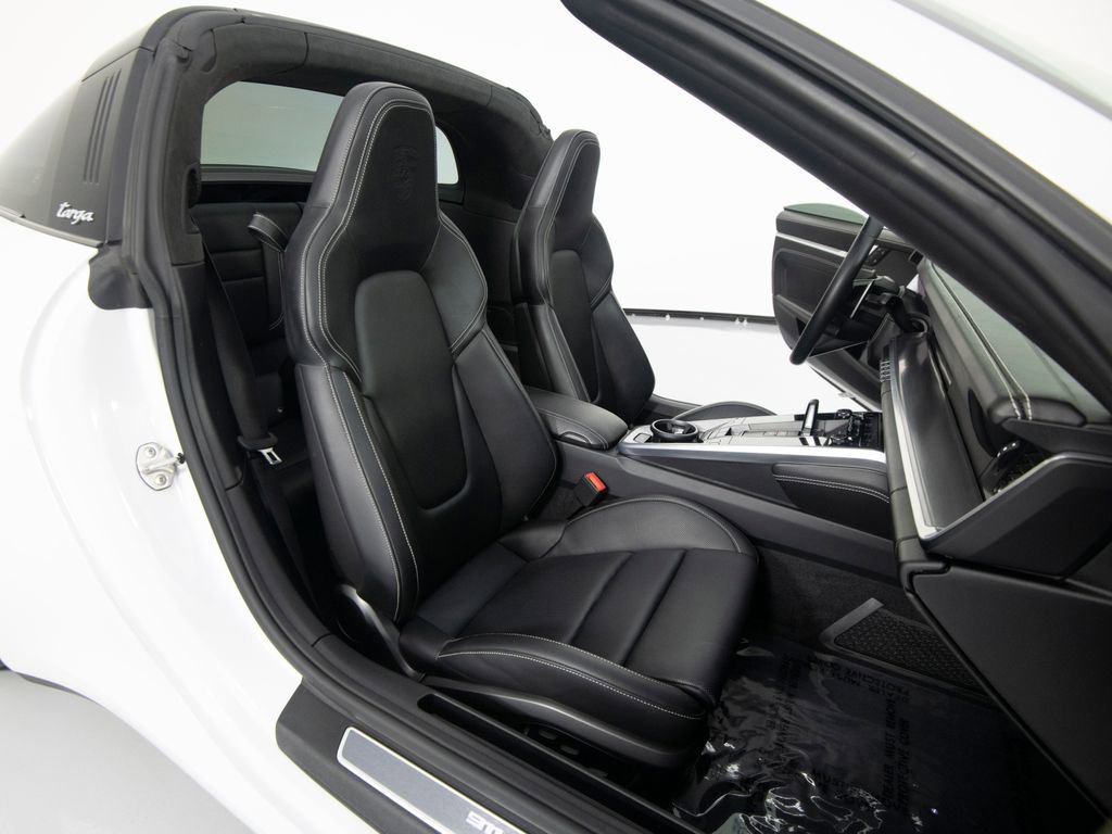 Certified 2022 Porsche 911 Targa 4S AWD/4WD image 39