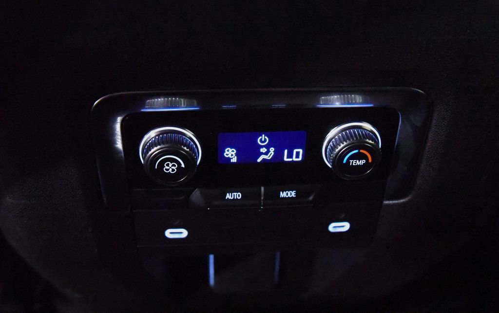 Used 2024 GMC Yukon SLE AWD/4WD image 30