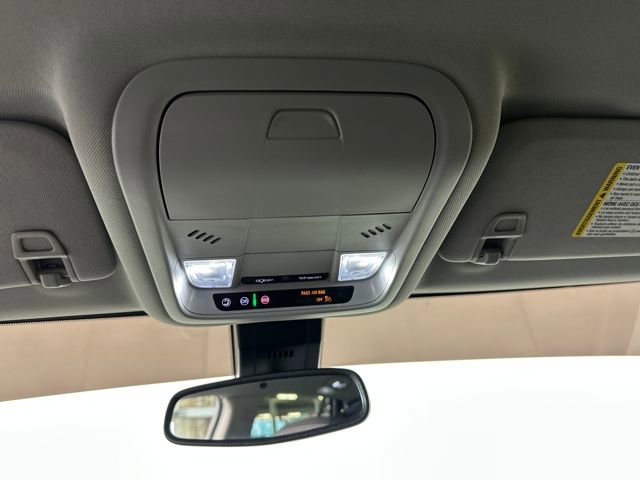 Used 2023 GMC Terrain SLE w/ Driver Convenience Package image 24