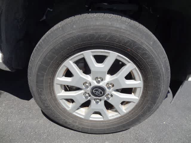 Used 2024 Toyota Tacoma SR5 AWD/4WD image 17