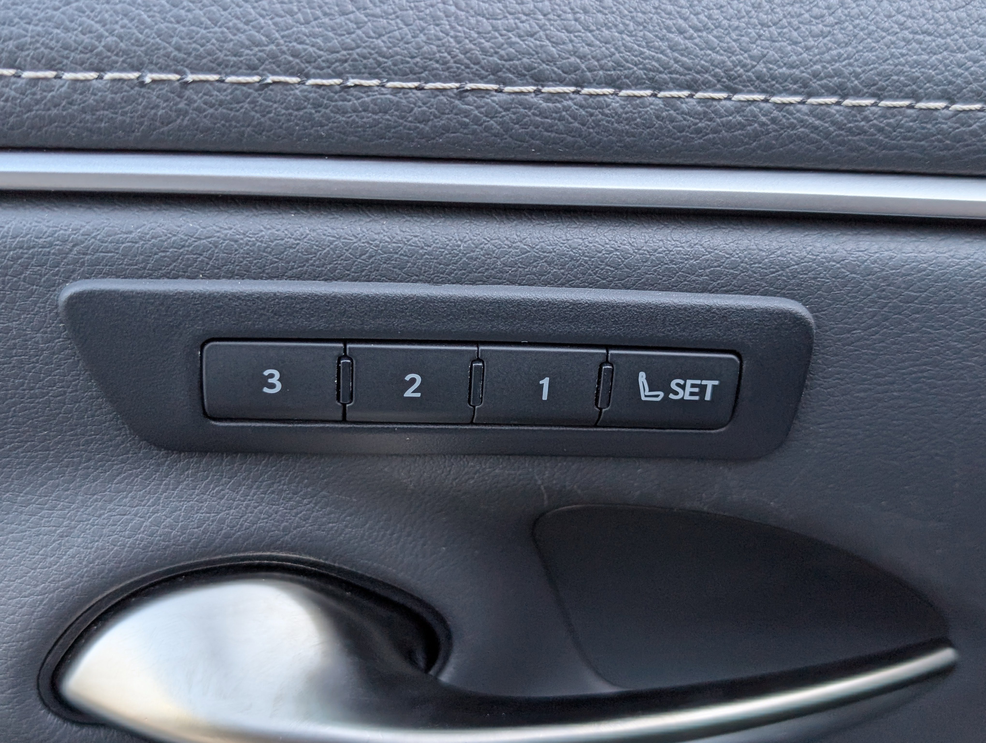 Certified 2024 Lexus ES 300h w/ Premium Package image 20