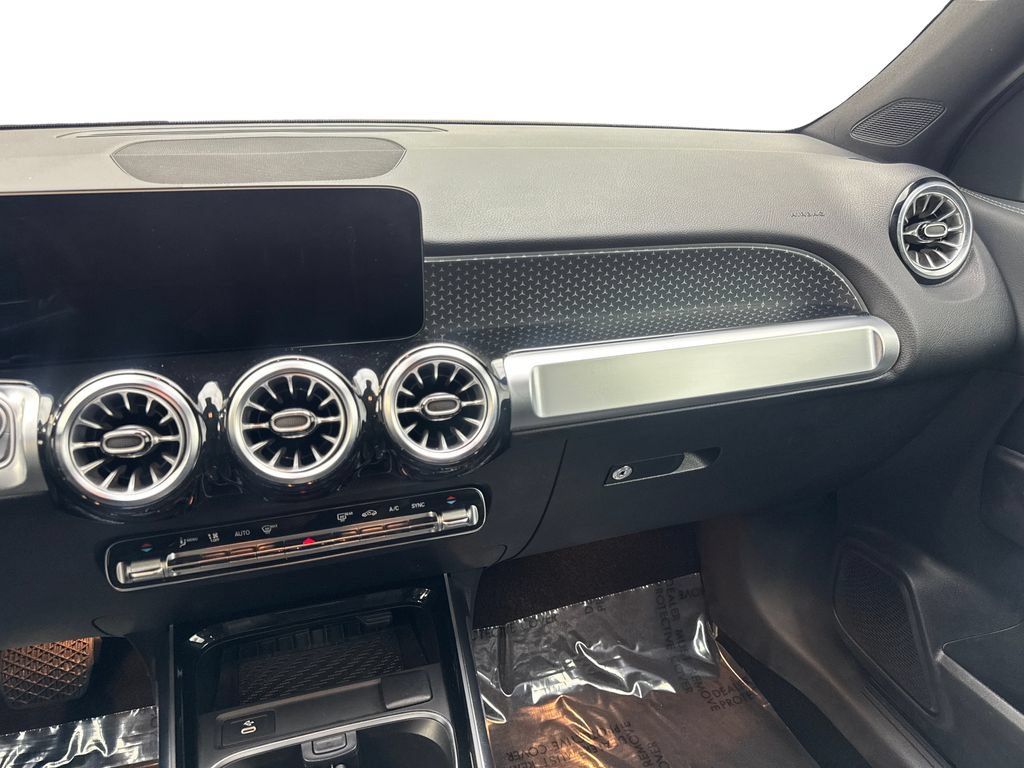 Used 2025 Mercedes-Benz GLB 250 4MATIC image 52