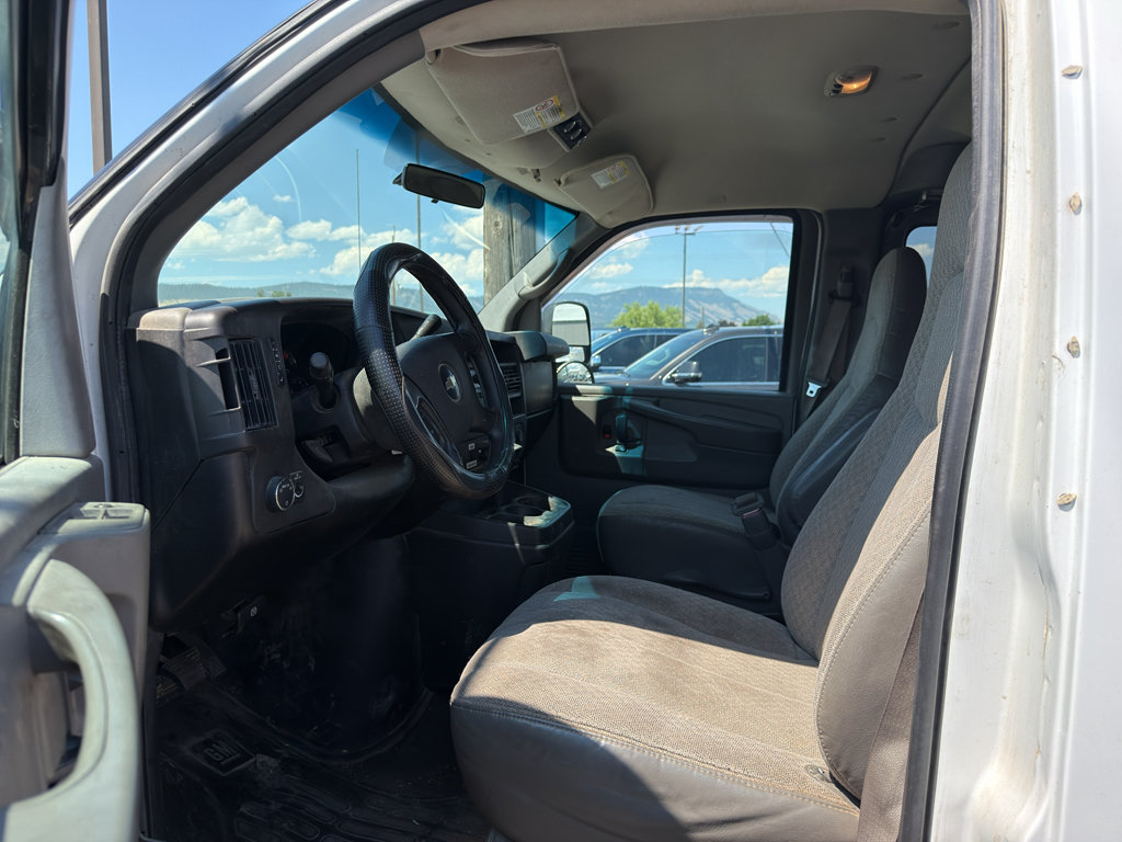 Used 2009 Chevrolet Express 3500 Passenger w/ LT Preferred Equipment Group RWD image 8