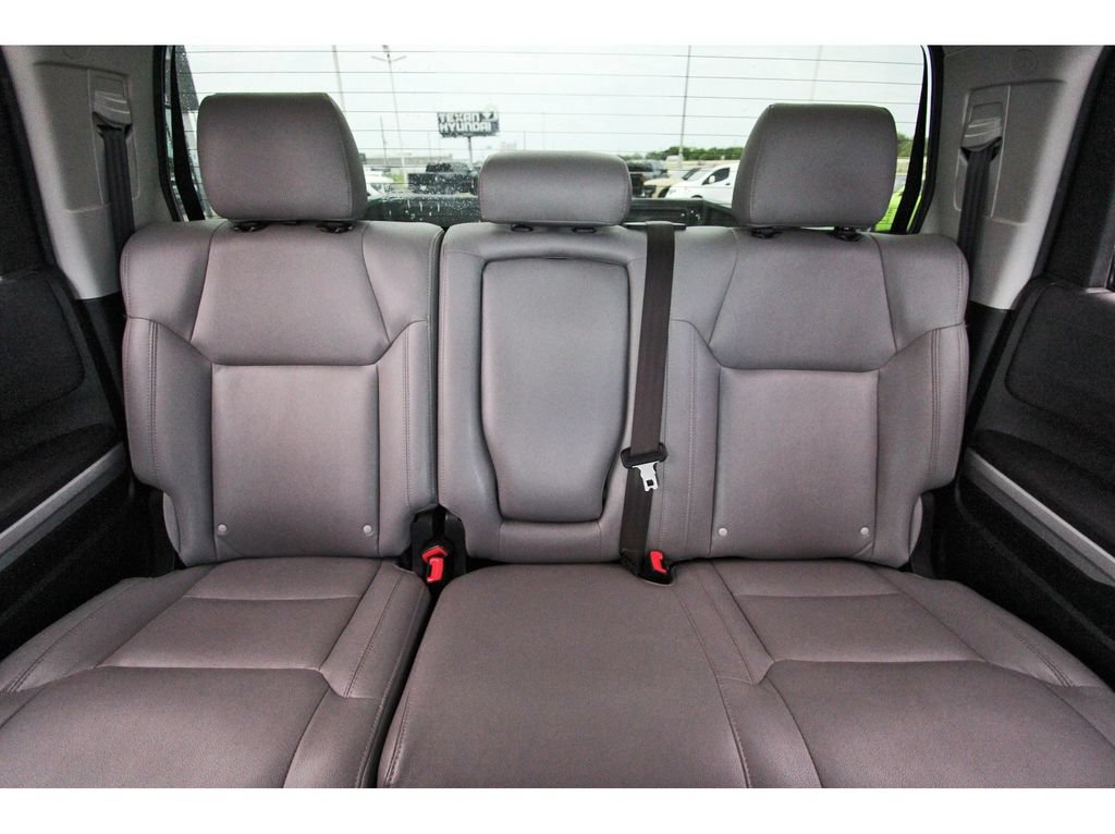 Used 2015 Toyota Tundra SR5 w/ SR5 Upgrade Package AWD/4WD image 11
