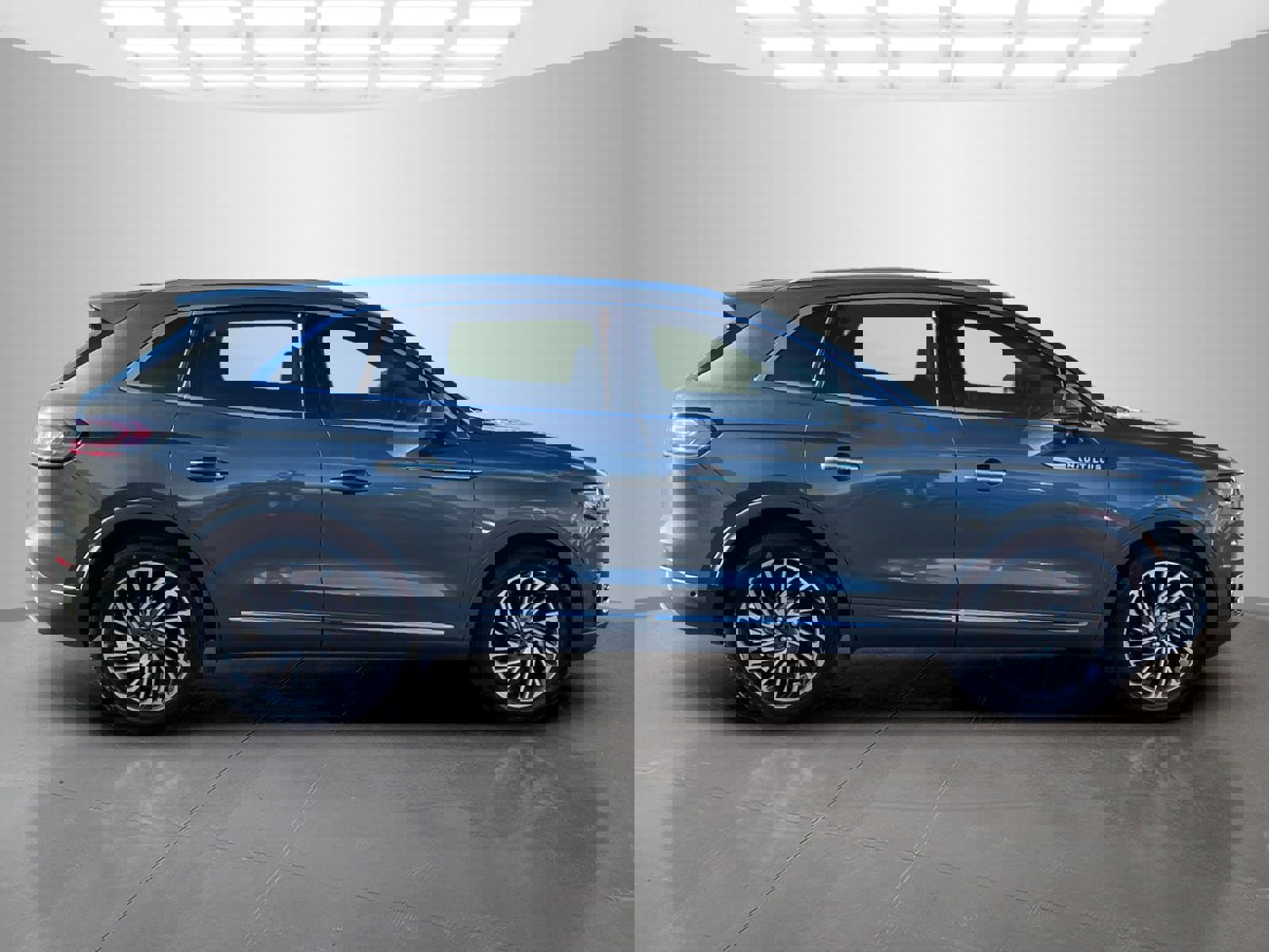 Used 2019 Lincoln Nautilus Reserve image 3