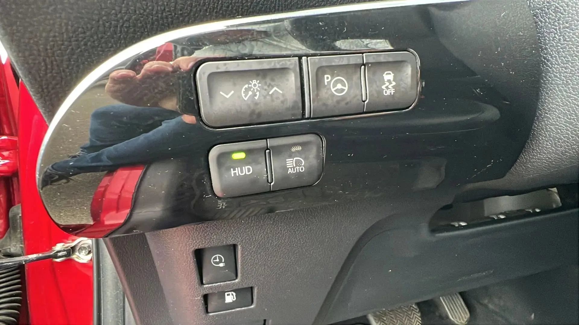 Used 2017 Toyota Prius Prime Advanced w/ Preferred Accessory Package image 18