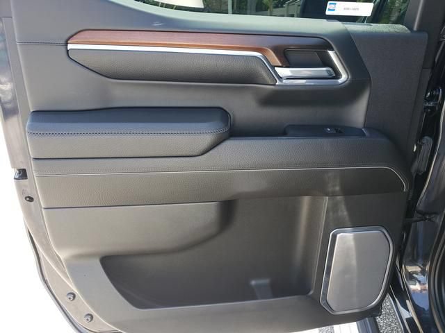 Used 2024 GMC Sierra 1500 Denali w/ Denali Reserve Package AWD/4WD image 13