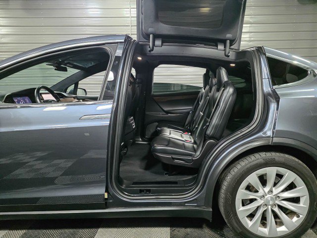 Used 2020 Tesla Model X Long Range image 16