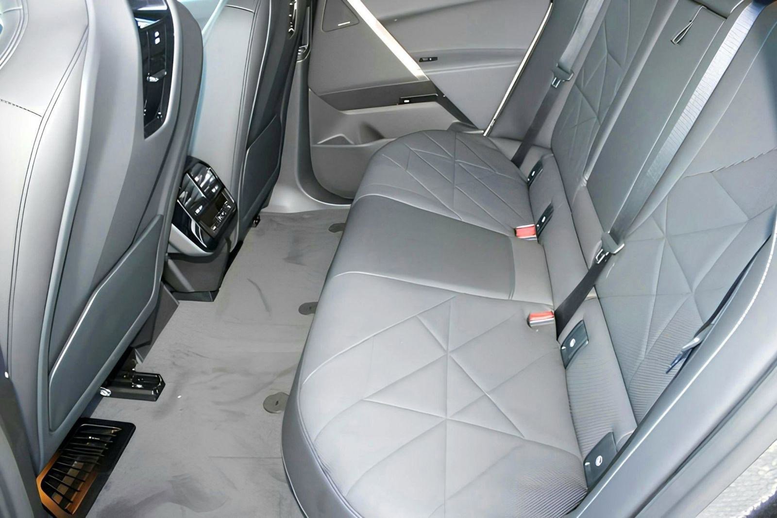 New 2026 BMW iX xDrive60 w/ Premium Package image 14