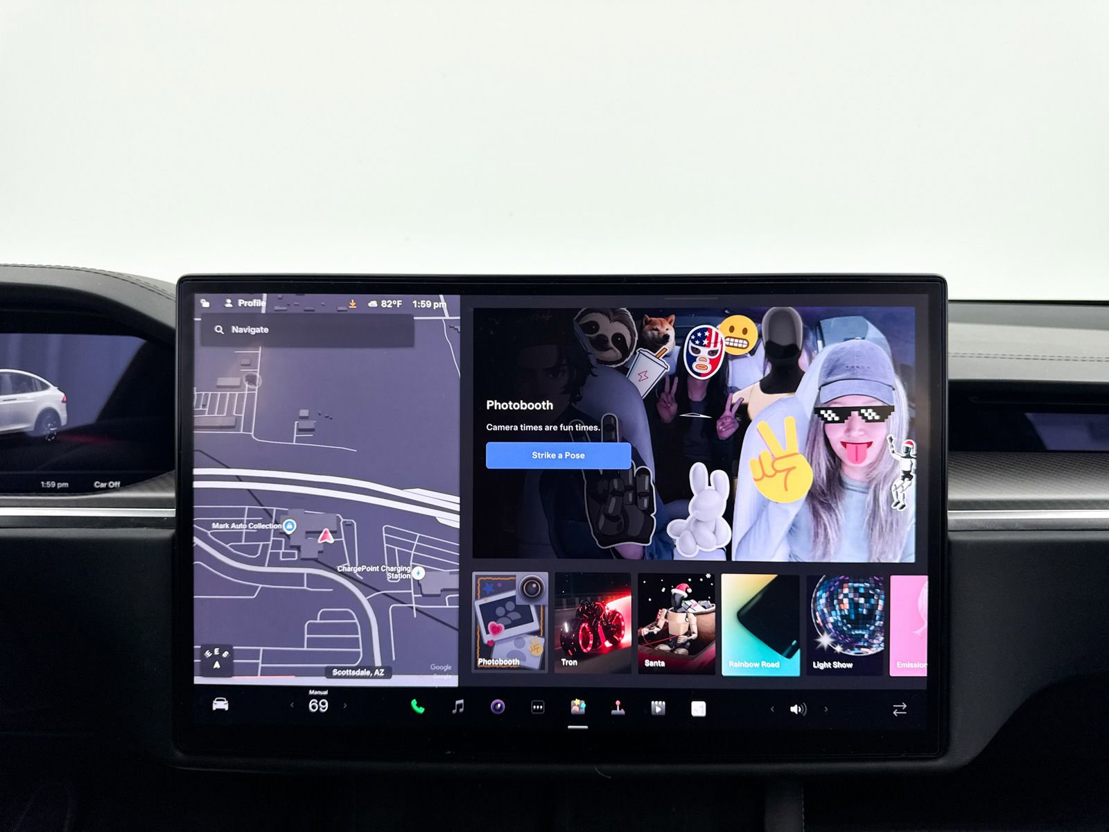 Used 2022 Tesla Model X Plaid image 22