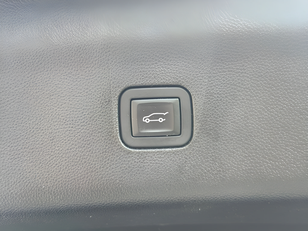 Used 2018 Buick Enclave Avenir w/ Trailering Package FWD image 12
