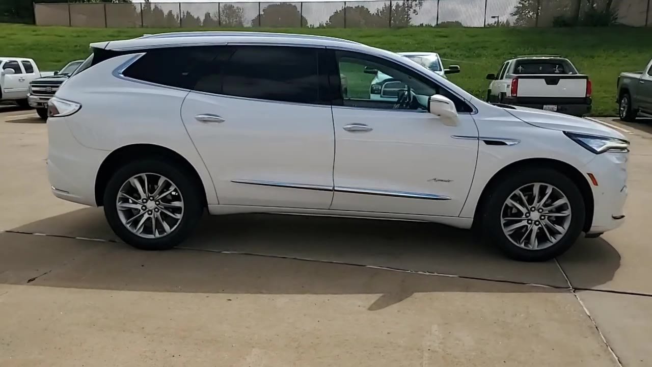 Used 2022 Buick Enclave Avenir AWD/4WD image 9