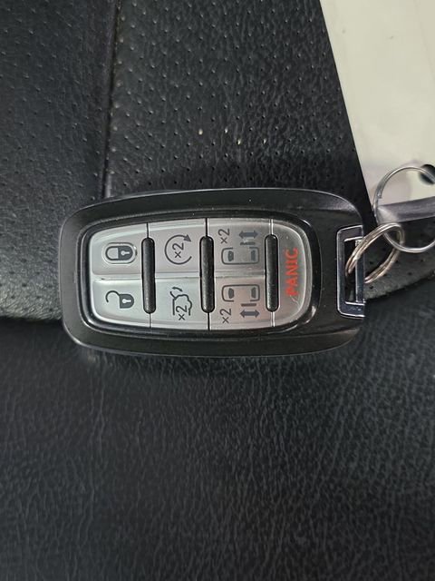 Used 2017 Chrysler Pacifica Touring-L Plus image 31