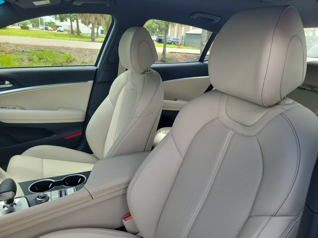 New 2026 Genesis G70 2.5T RWD image 5