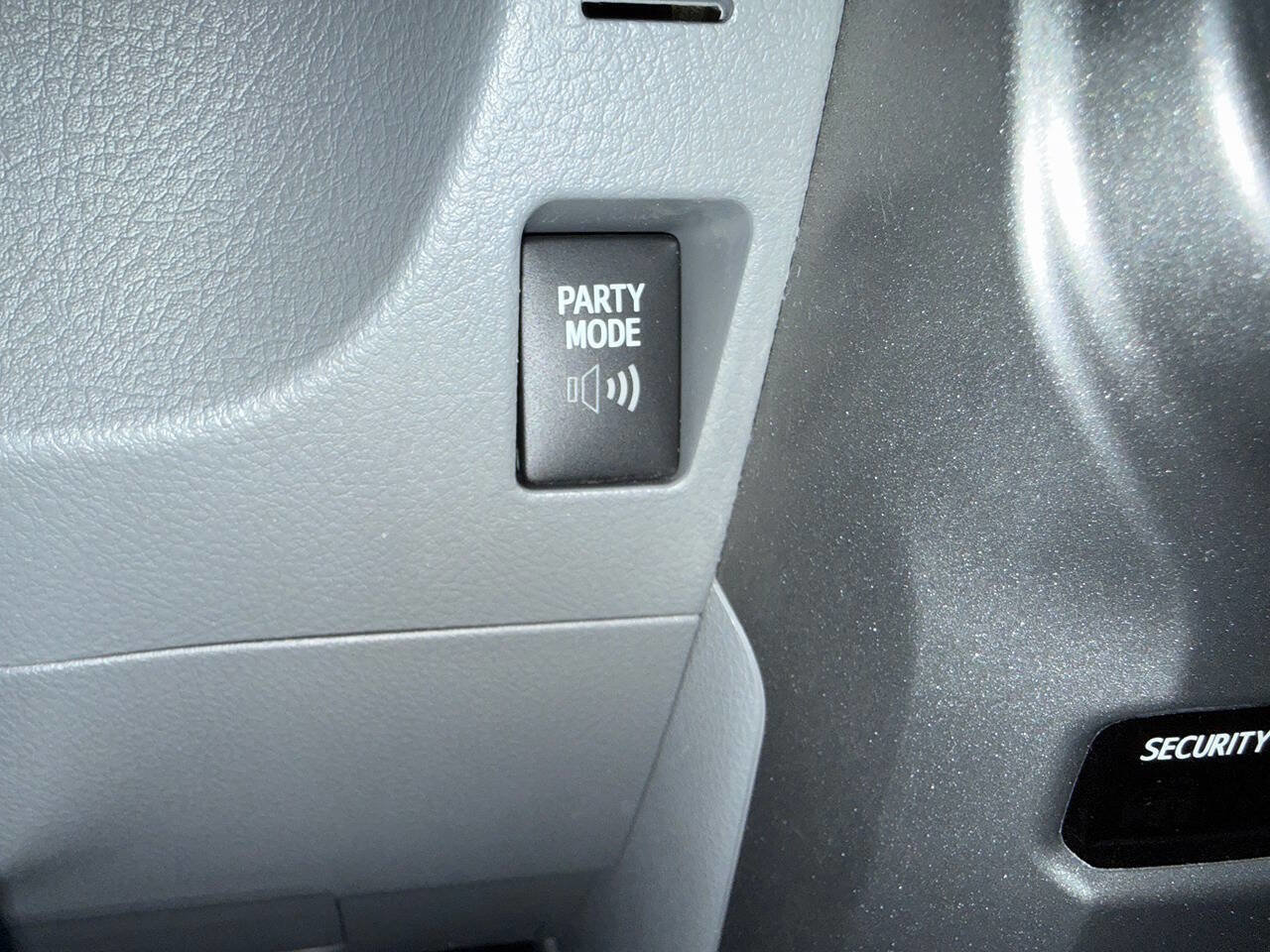 Used 2011 Toyota 4Runner SR5 w/ Convenience Pkg image 83