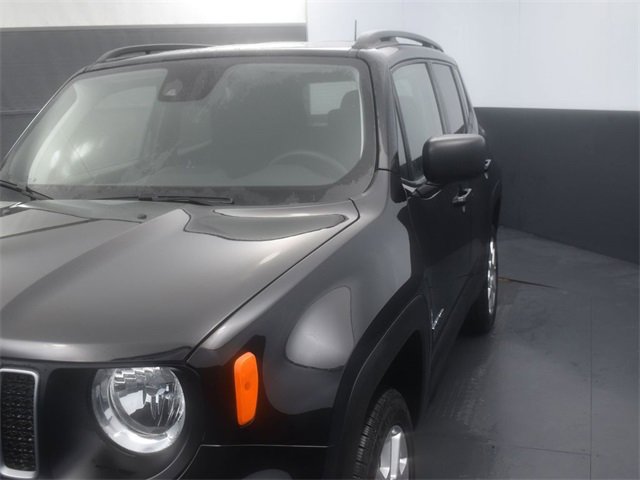 Used 2023 Jeep Renegade Latitude w/ Premium Group image 9