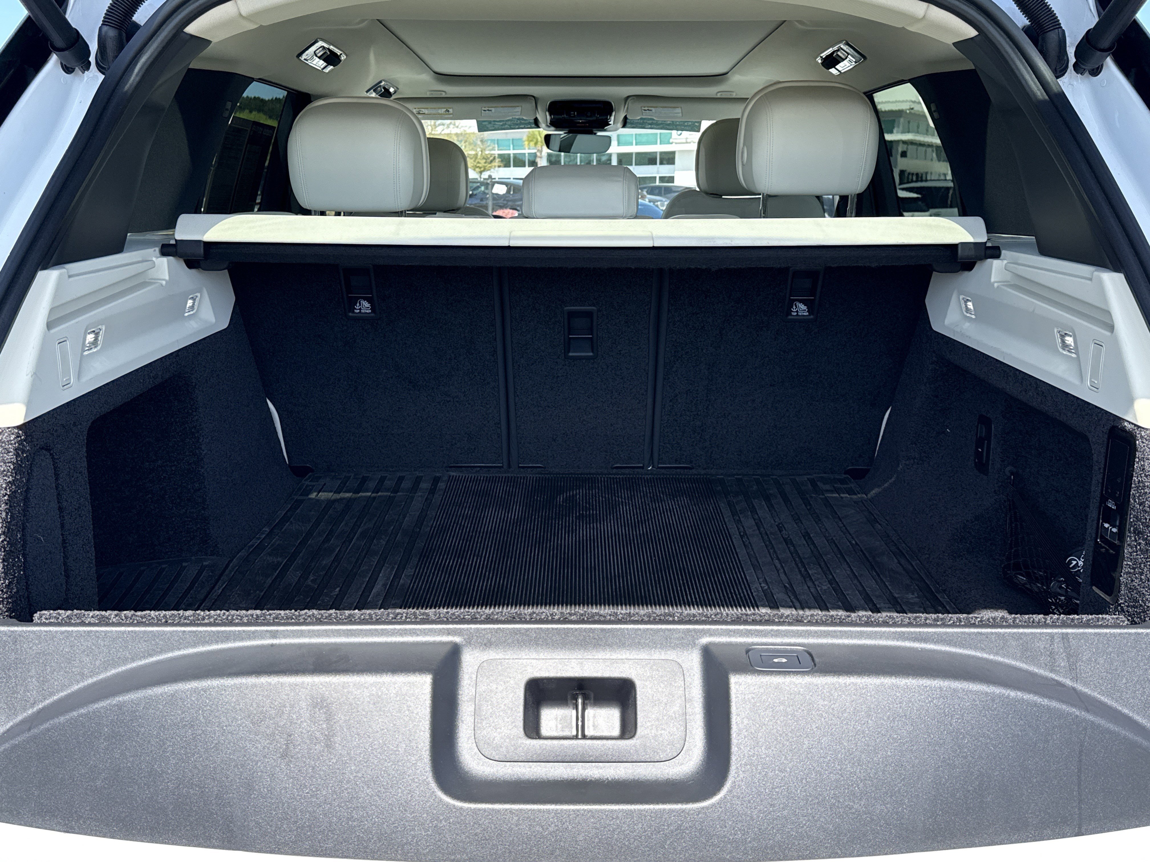 Used 2024 Land Rover Range Rover SE image 19