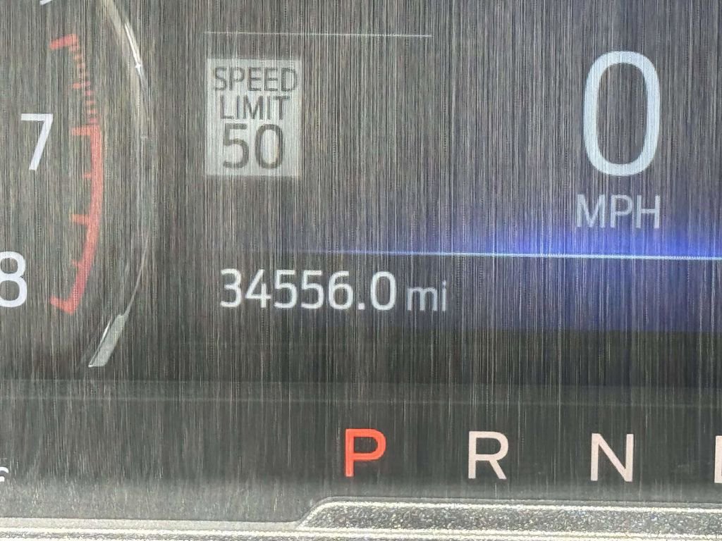 Used 2022 Ford Explorer XLT w/ Equipment Group 202A AWD/4WD image 16