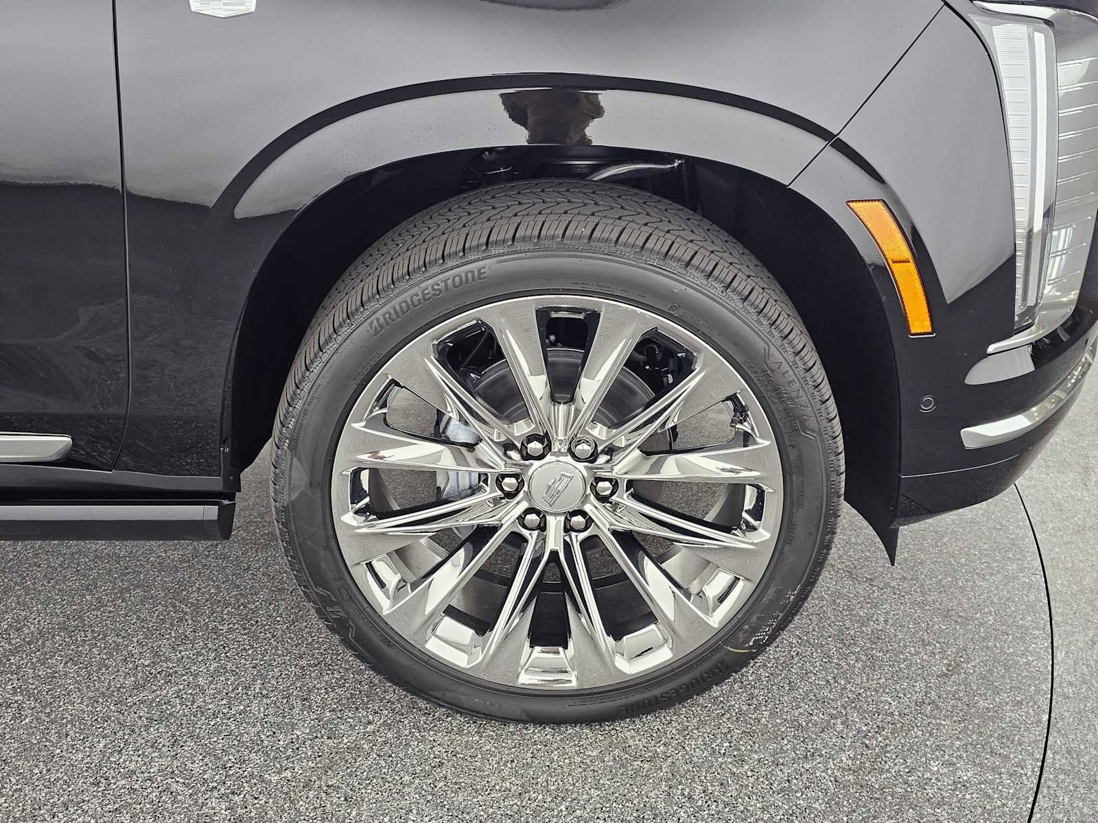 New 2026 Cadillac Escalade Platinum Luxury w/ LPO, Radiant Package AWD/4WD image 9