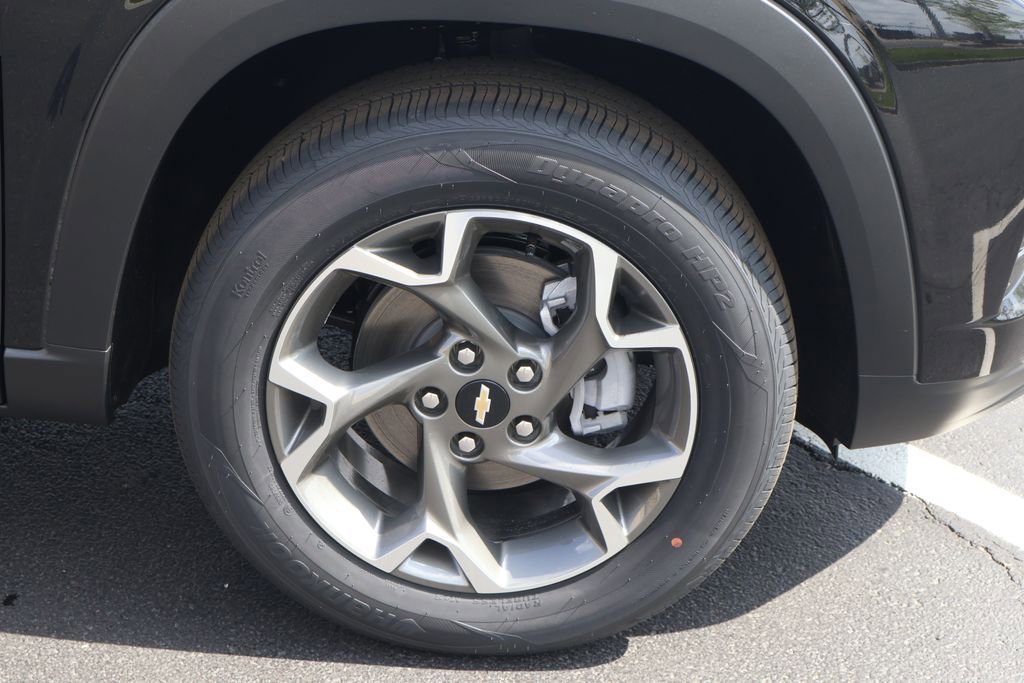 New 2026 Chevrolet Trax LT w/ Driver Confidence Package FWD image 11