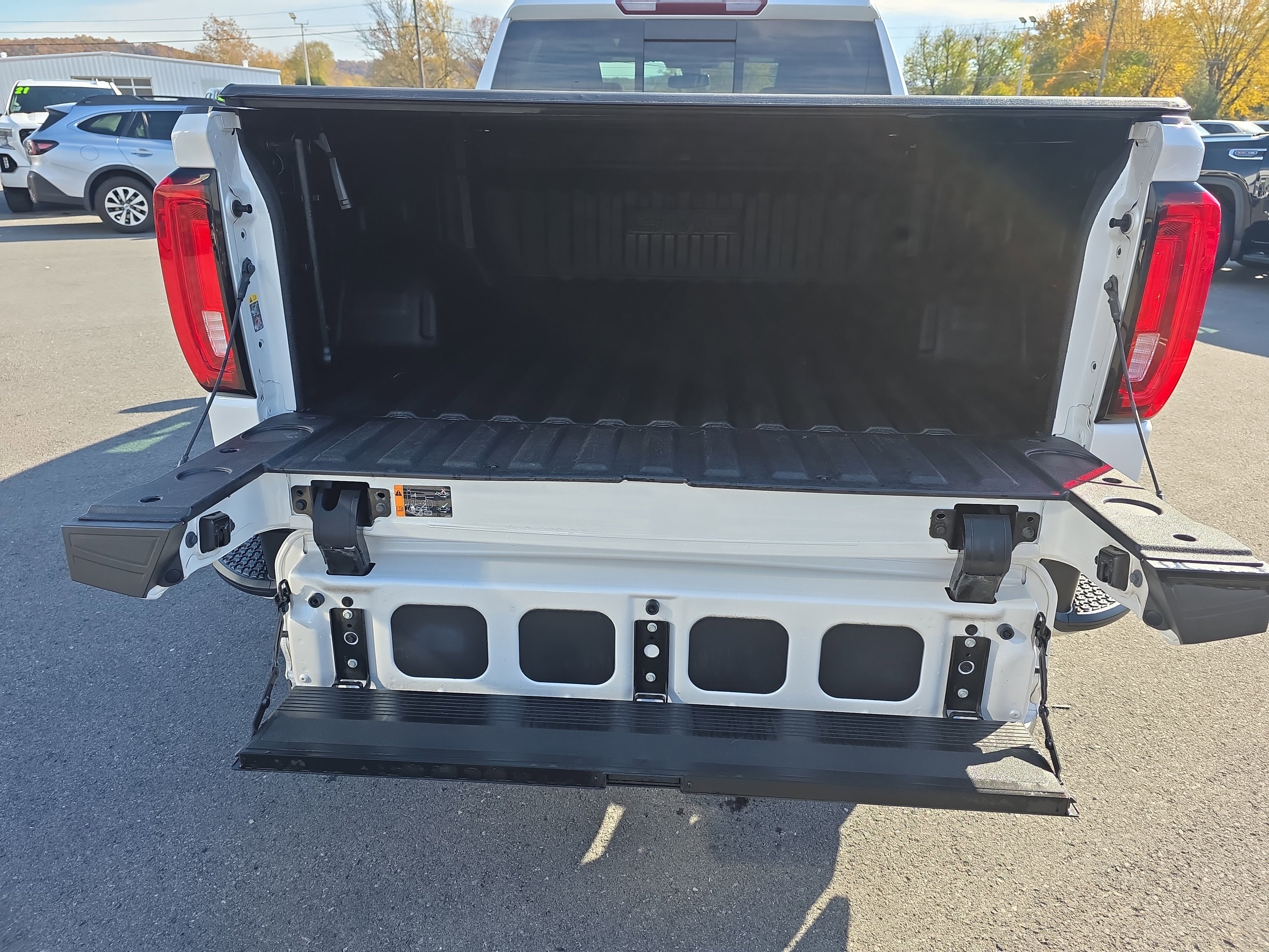 Used 2019 GMC Sierra 1500 SLT w/ SLT Premium Plus Package image 5