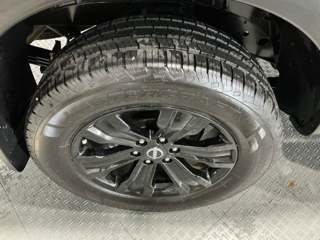 Used 2023 Nissan Titan SV w/ SV Convenience Package image 37