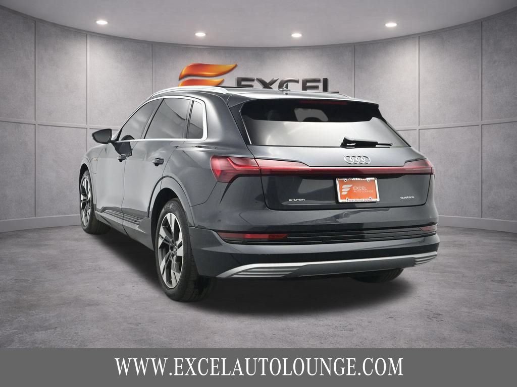 Used 2022 Audi e-tron Premium AWD/4WD image 5