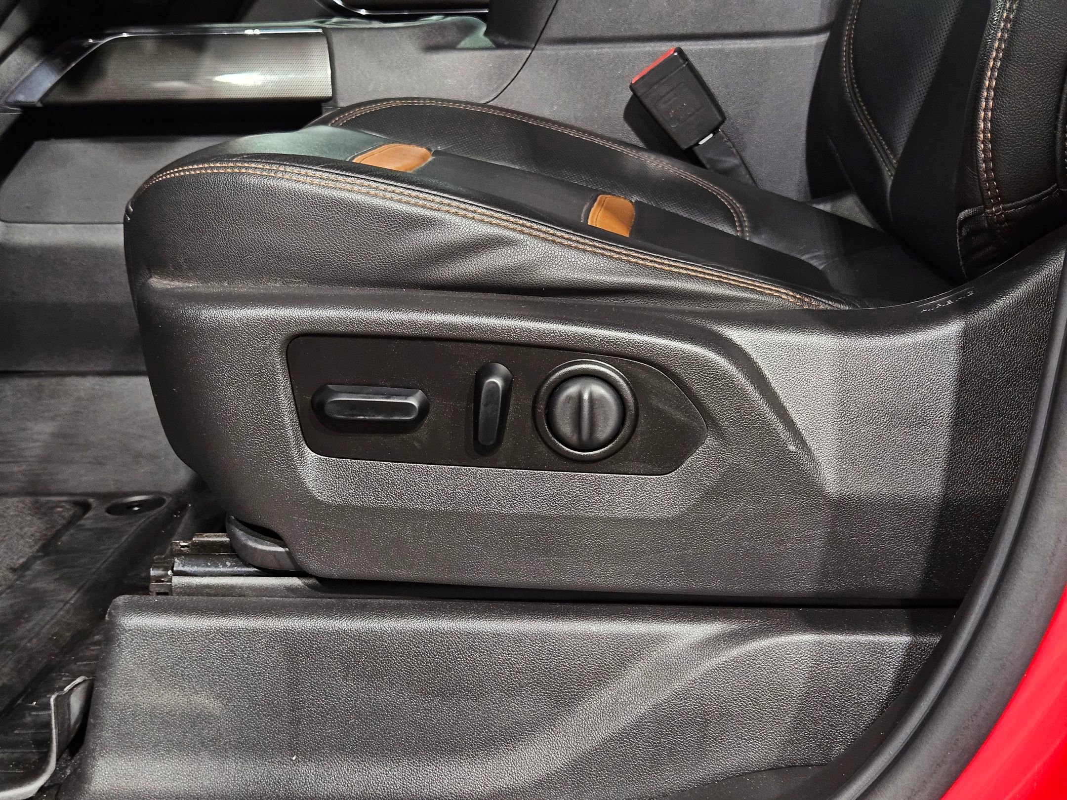 Used 2021 GMC Sierra 1500 AT4 w/ AT4 Value Package image 24