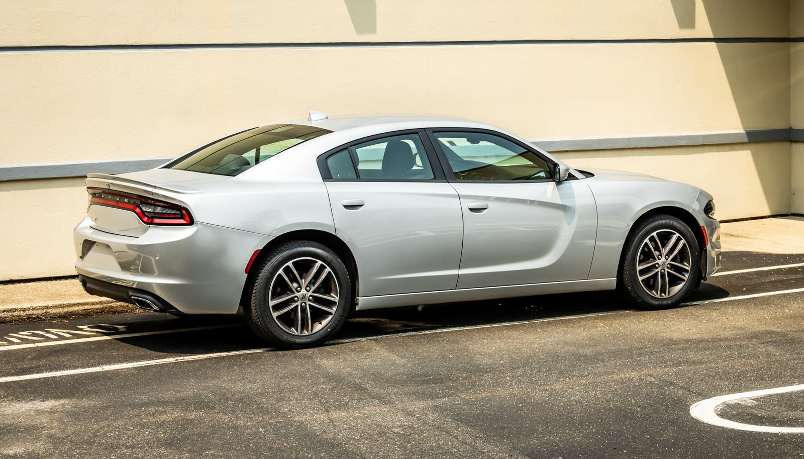 Used 2019 Dodge Charger SXT AWD/4WD image 8